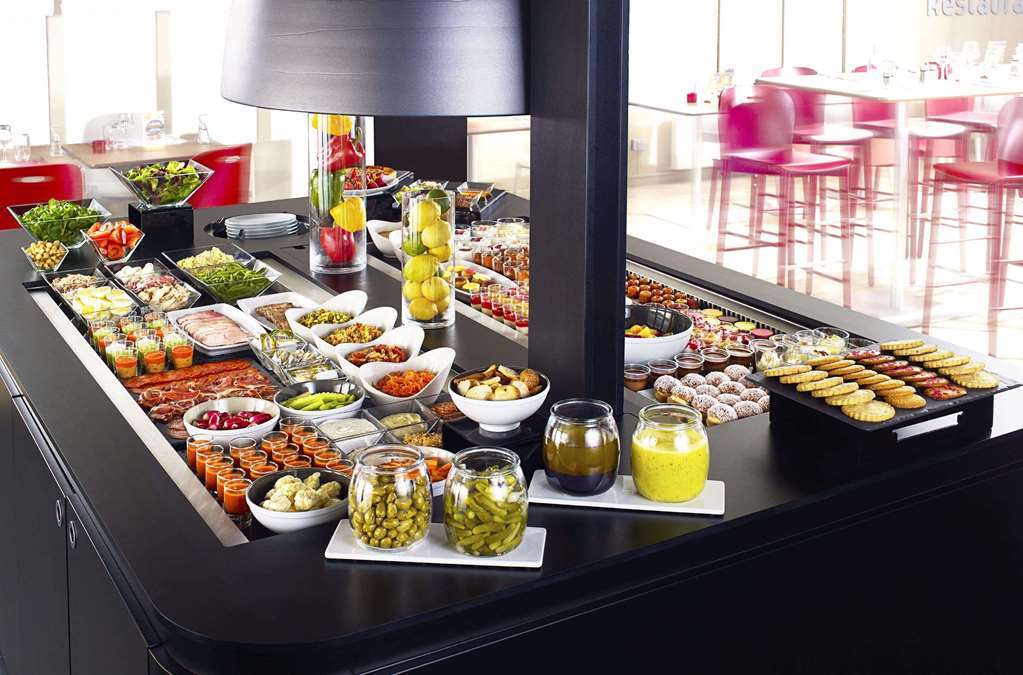 Campanile Clermont-Ferrand ~ Riom Hotell Restaurang bild